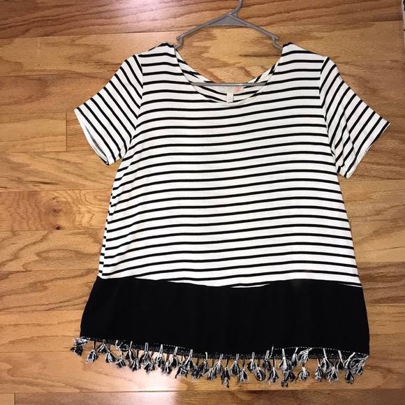 Tops - Black and white striped top w tassels (Dillard’s)